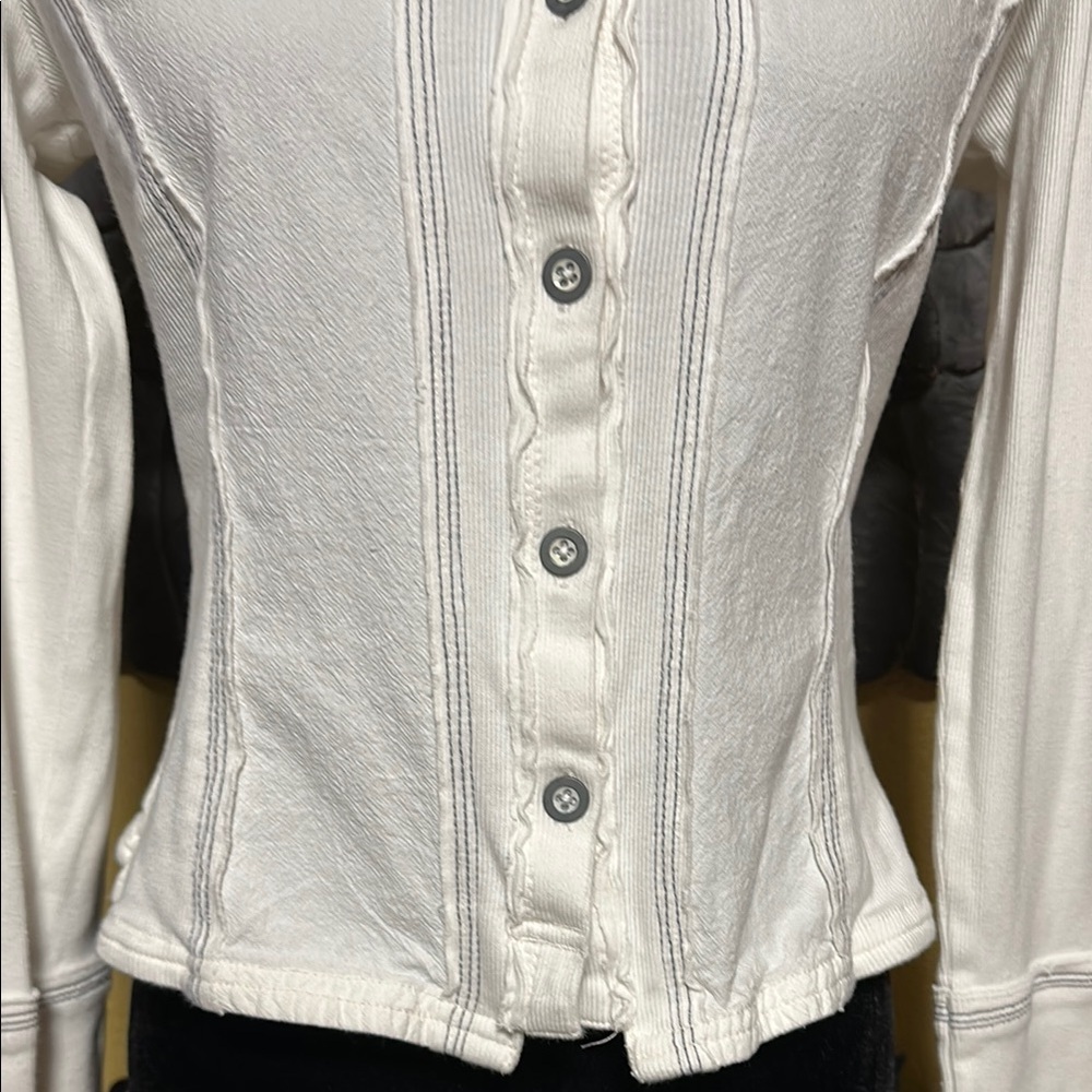 We The Free White Button-Up Top - Picture 4 of 9